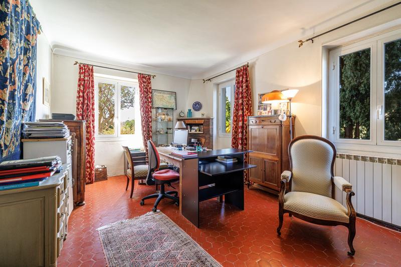 Maison - 205 m² - 6 pièces