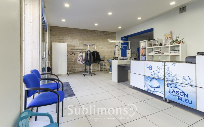 Local commercial - 97 m² - 3 pièces