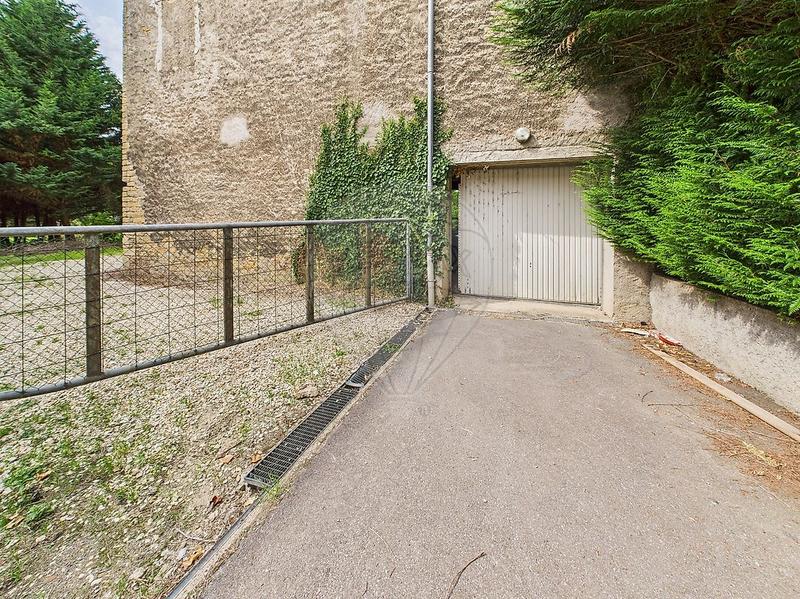 Appartement - 200 m² - 10 pièces