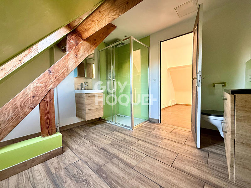 Maison - 213 m² - 8 pièces