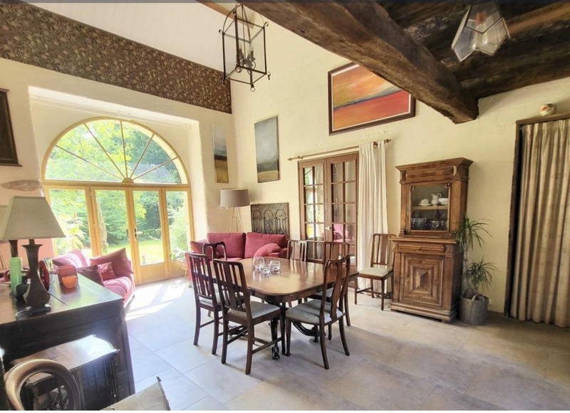 Propriété - 535 m² - 28 pièces