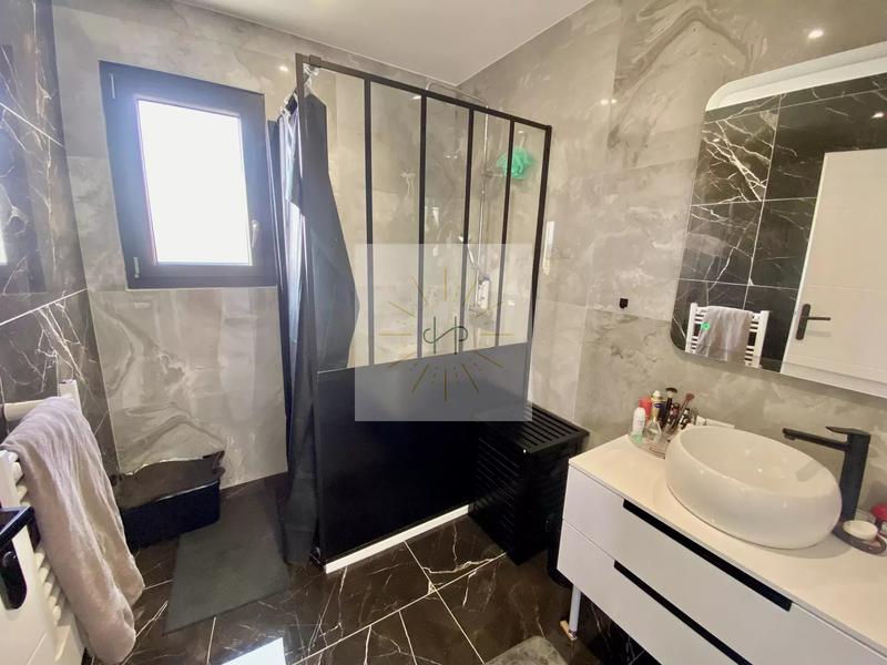 Maison - 119 m² - 7 pièces