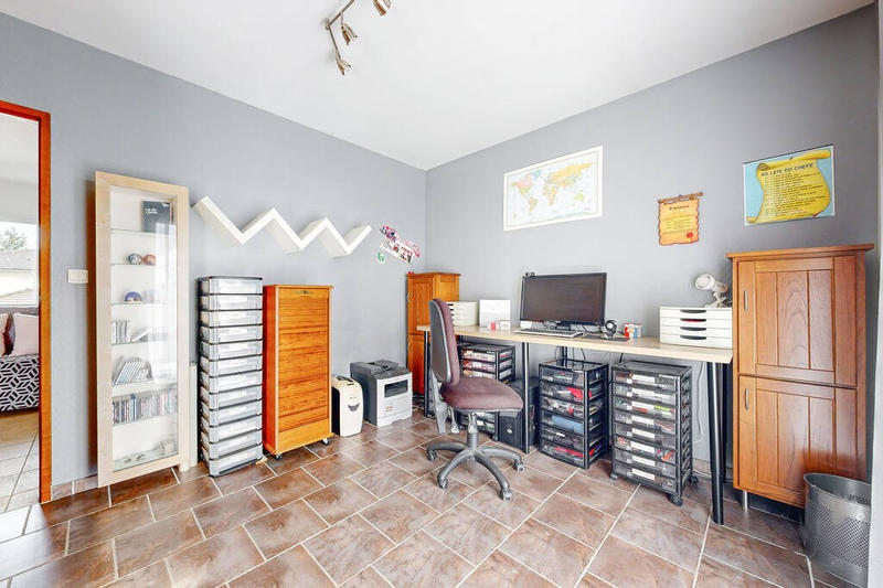 Maison - 222 m² - 8 pièces