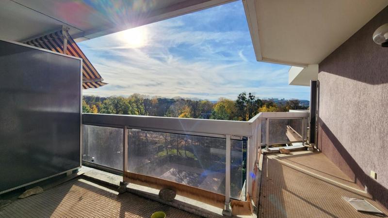 Appartement - 96 m² - 5 pièces