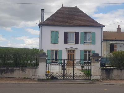 Maison - 150 m² - 7 pièces