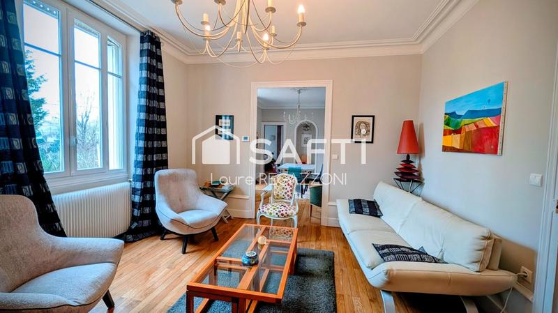 Appartement - 151 m² - 6 pièces