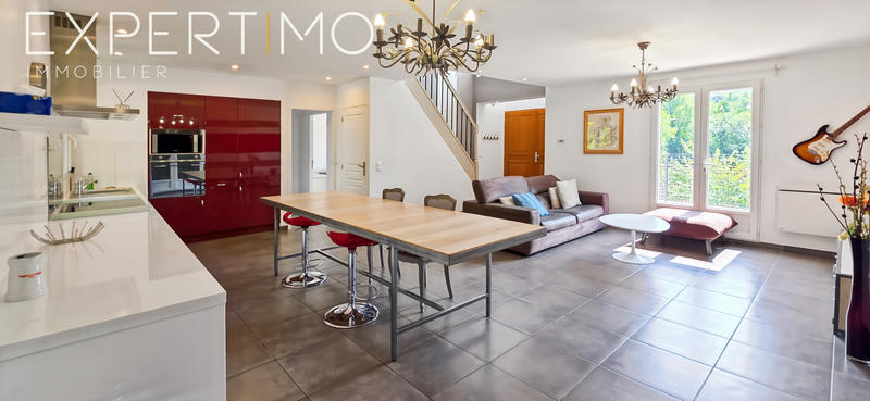 Maison - 100 m² - 6 pièces