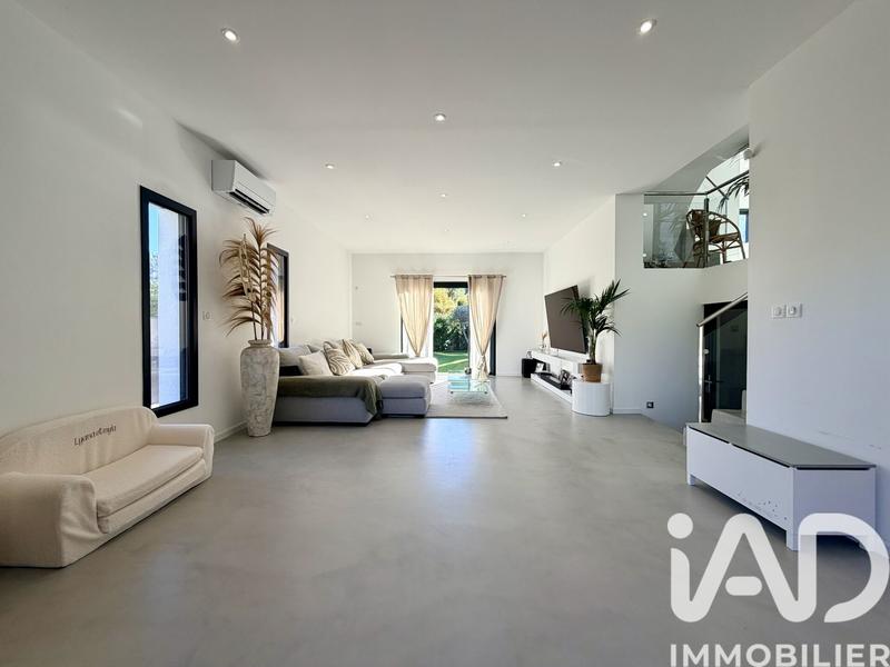 Maison - 177 m² - 6 pièces