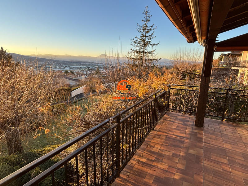 Maison ancienne - 185 m² - 7 pièces