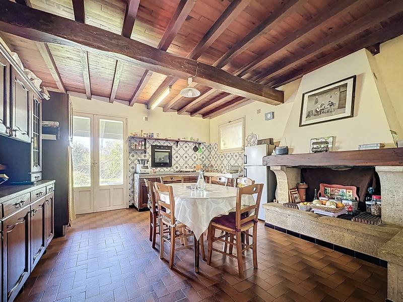 Maison - 460 m² - 14 pièces