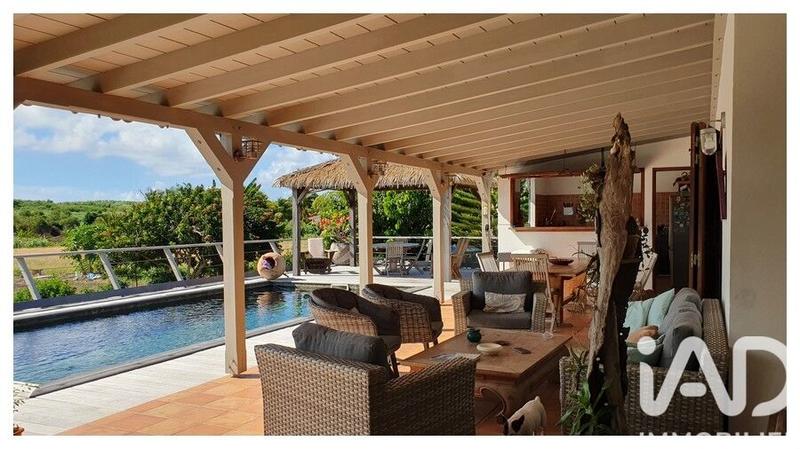 Maison - 217 m² - 6 pièces