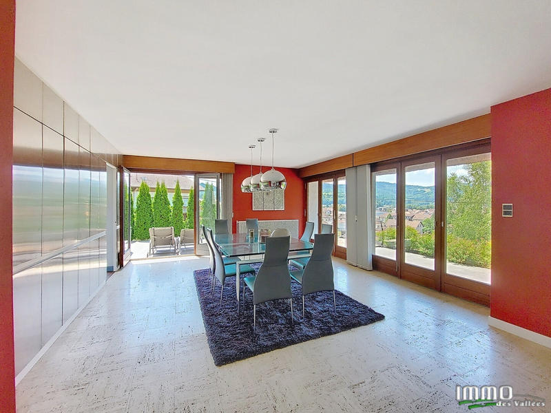 Maison - 238 m² - 8 pièces