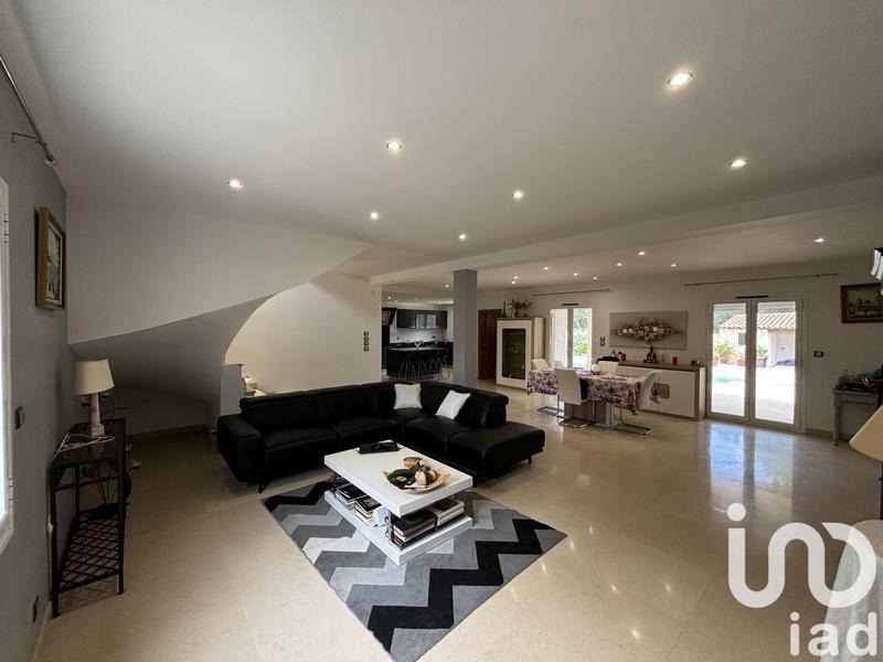 Maison - 180 m² - 6 pièces