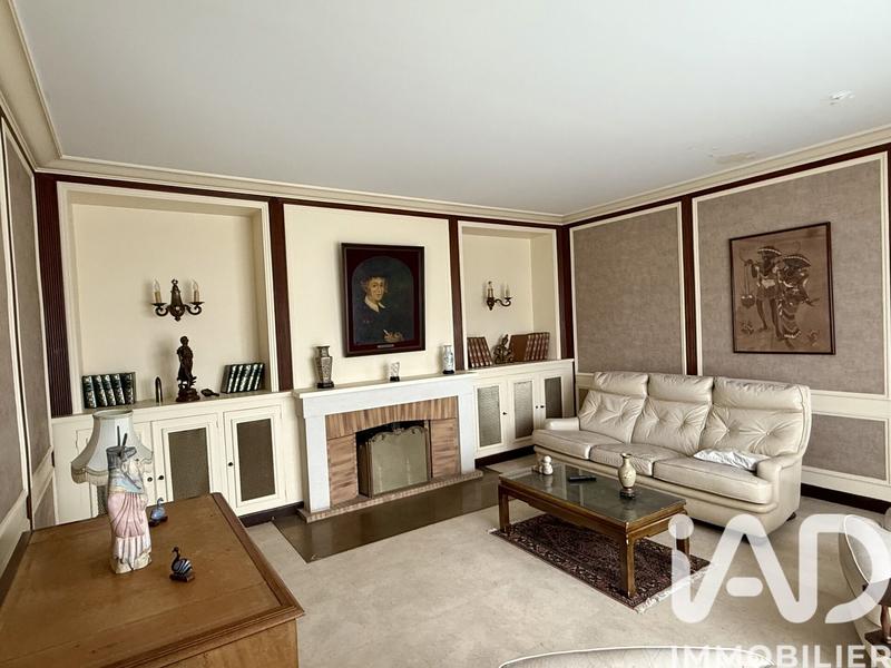 Maison - 230 m² - 6 pièces