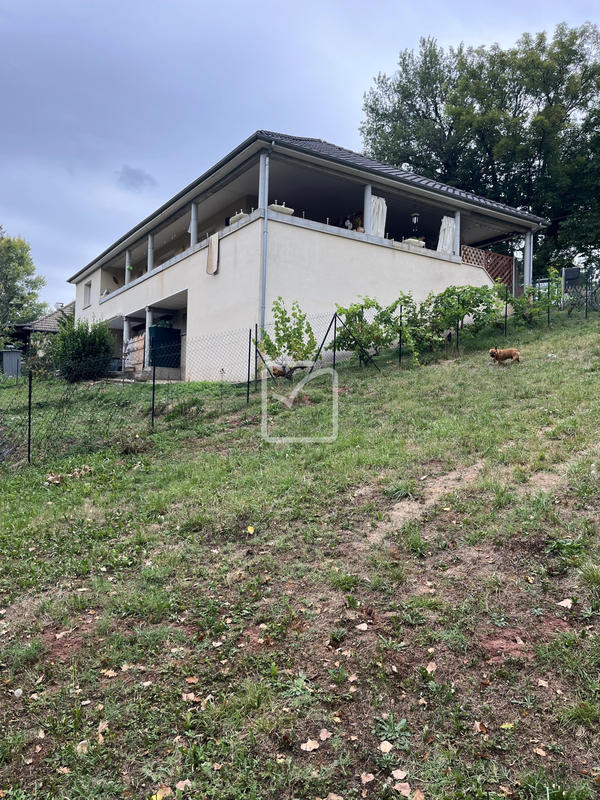 Maison - 205 m² - 8 pièces