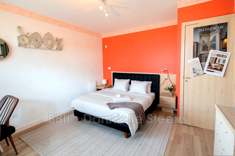 Maison - 340 m² - 12 pièces