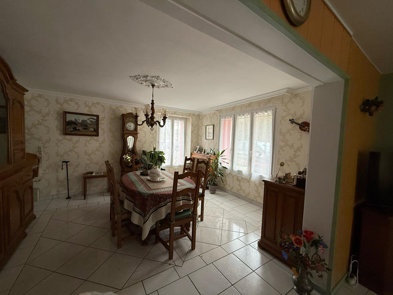 Maison - 91 m² - 5 pièces