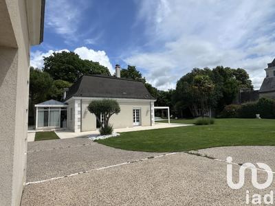 Maison - 235 m² - 8 pièces