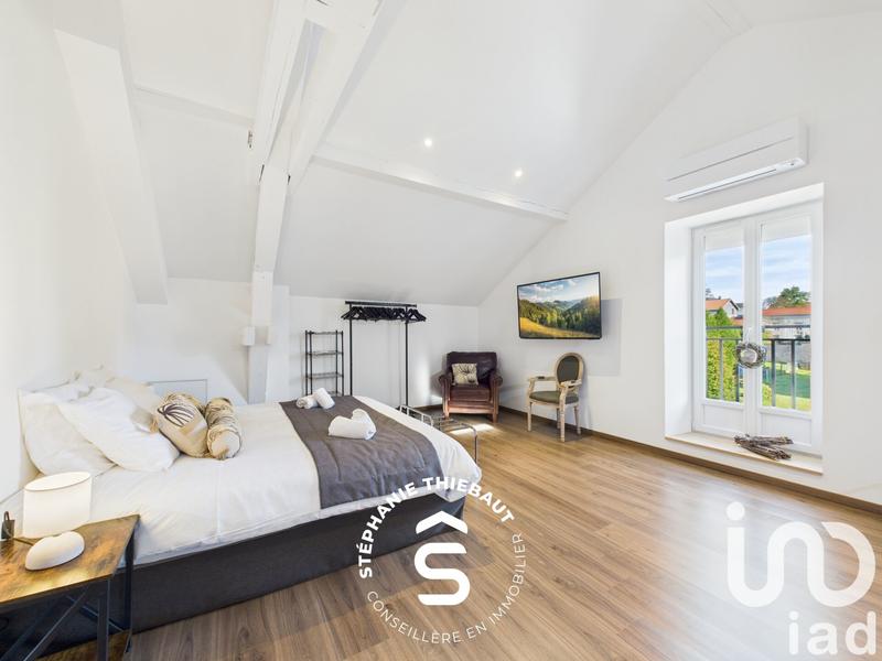 Maison - 245 m² - 9 pièces