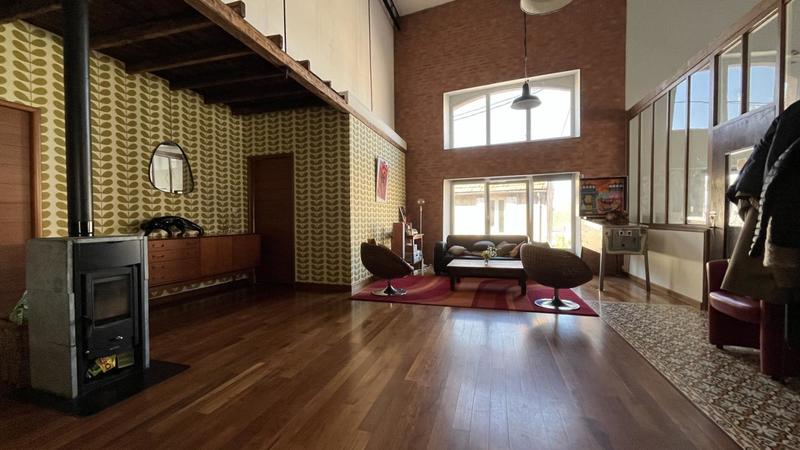 Maison - 250 m² - 7 pièces