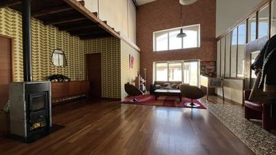 Maison - 250 m² - 7 pièces