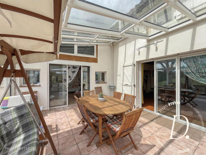 Maison - 280 m² - 6 pièces