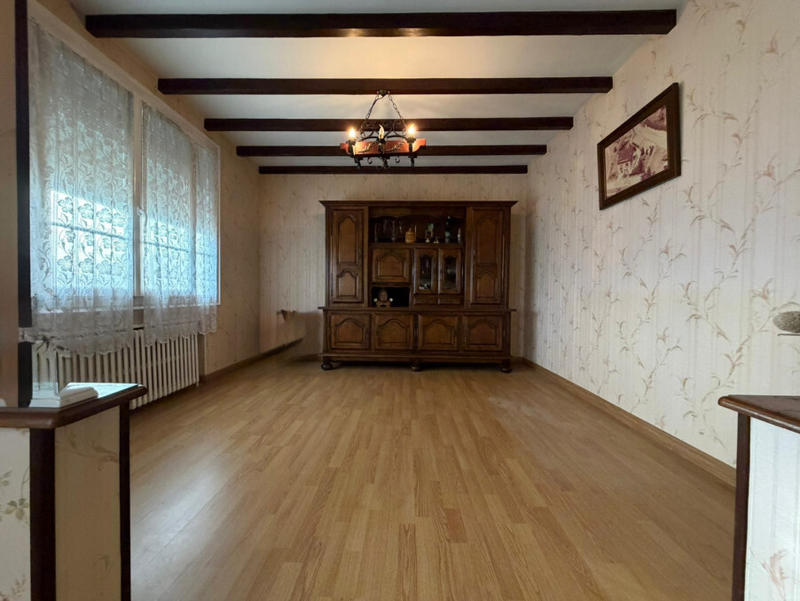 Maison - 92 m² - 6 pièces