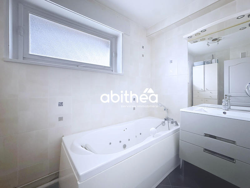 Appartement - 107 m² - 5 pièces