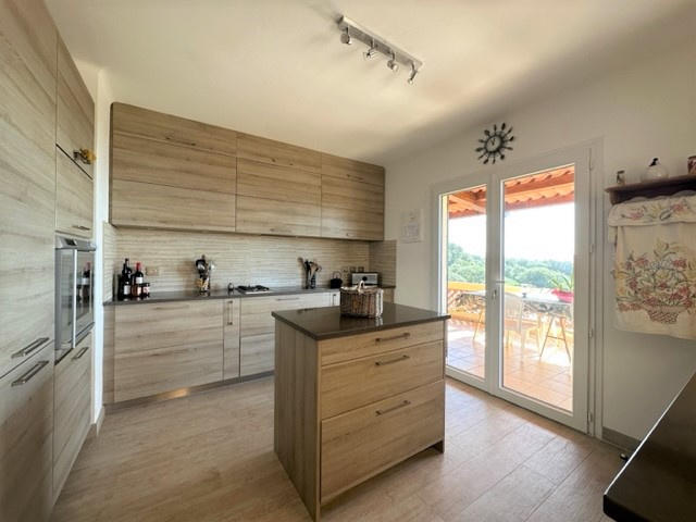 Propriété - 220 m² - 11 pièces