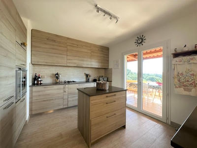 Propriété - 220 m² - 11 pièces