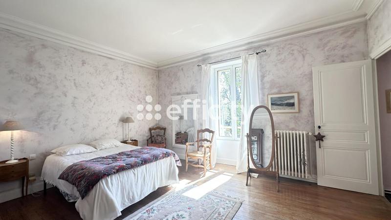 Maison - 236 m² - 6 pièces