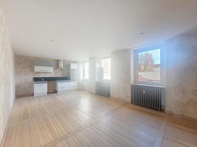 Appartement - 90 m² - 4 pièces