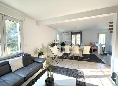 Maison - 108 m² - 5 pièces