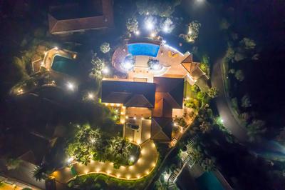 Villa - 318 m² - 8 pièces