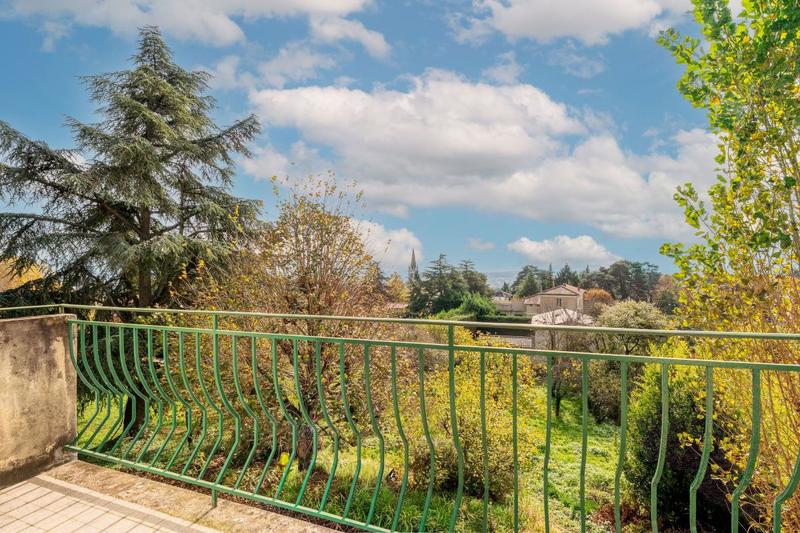 Maison - 264 m² - 11 pièces