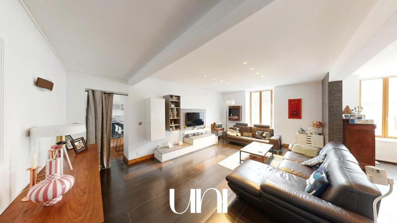 Propriété - 326 m² - 12 pièces