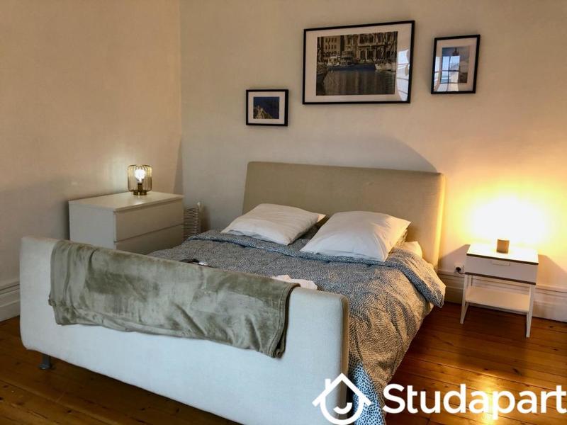 Chambre - 13 m² - 1 pièce