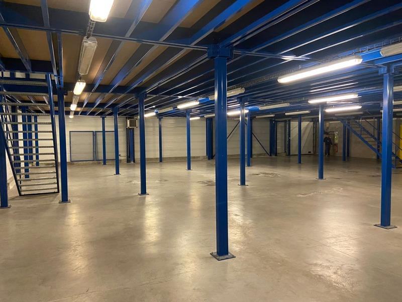 Local d'activité / Entrepôt - 972 m² - 5 pièces