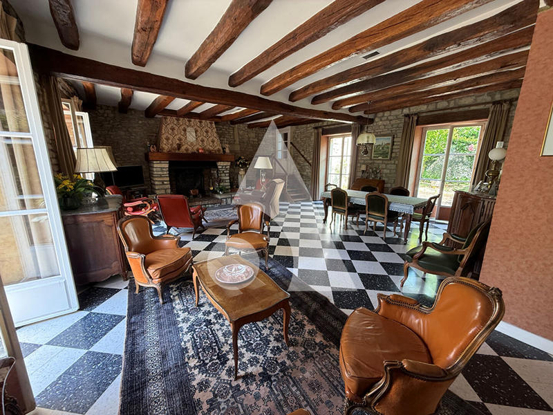 Maison - 310 m² - 11 pièces