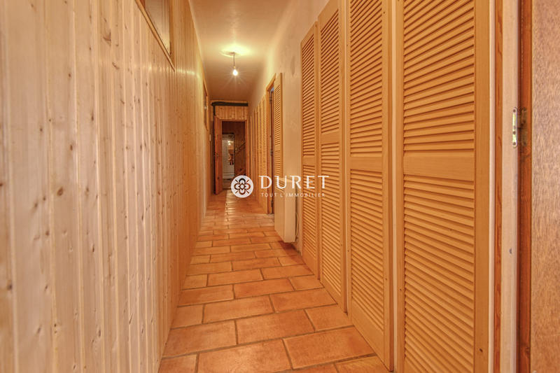 Maison contemporaine - 205 m² - 6 pièces