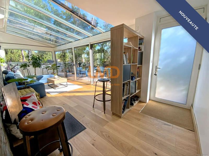 Villa - 223 m² - 9 pièces