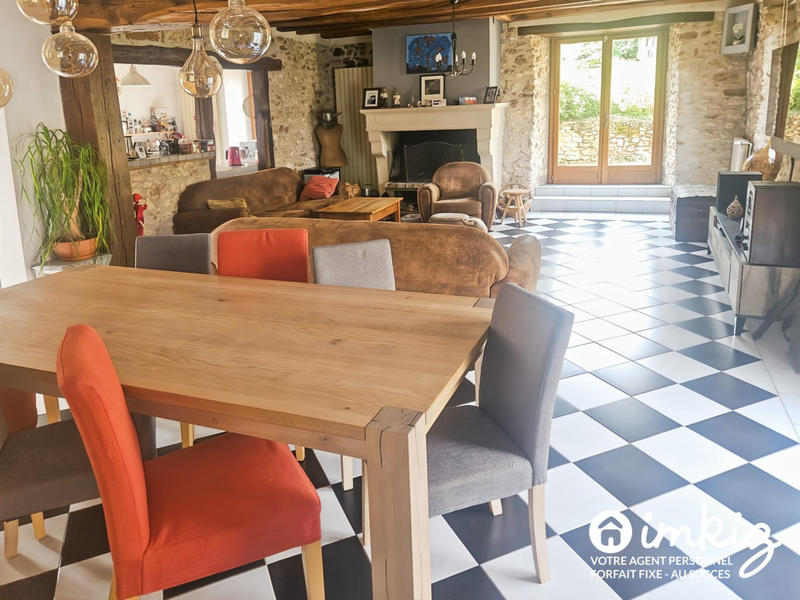 Maison - 320 m² - 7 pièces