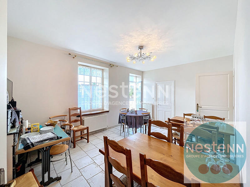 Maison - 318 m² - 9 pièces