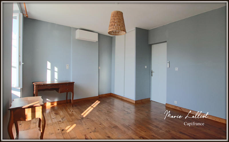 Maison - 204 m² - 8 pièces