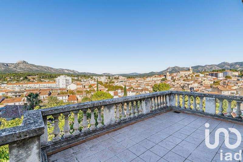 Maison - 210 m² - 11 pièces