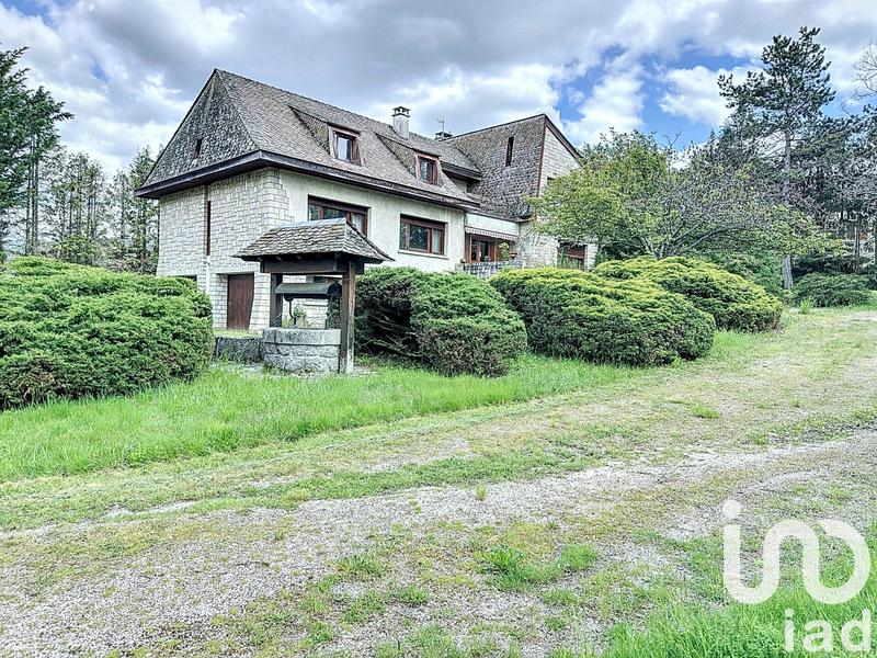 Maison - 272 m² - 11 pièces