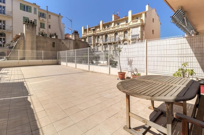 Appartement - 80 m² - 3 pièces