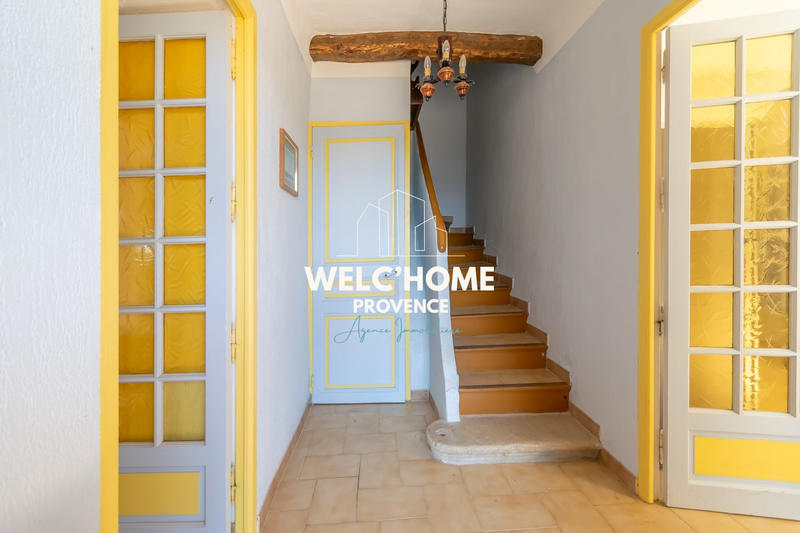 Maison - 181 m² - 9 pièces