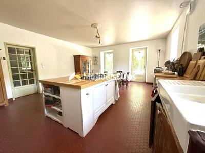 Maison - 180 m² - 8 pièces