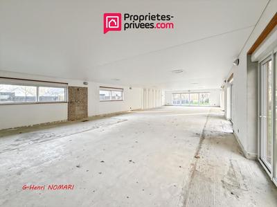 Maison - 234 m² - 3 pièces